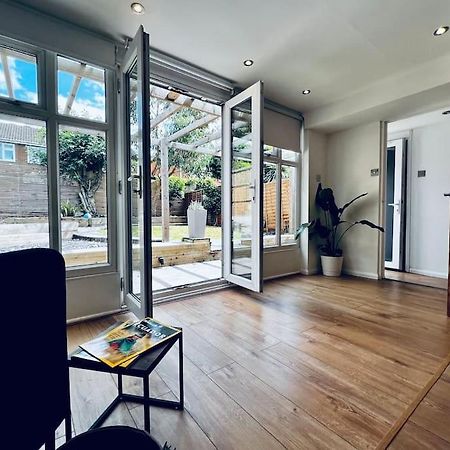Entire Modern House In Tamworth - 2 Double Beds + Free Parking Villa Luaran gambar