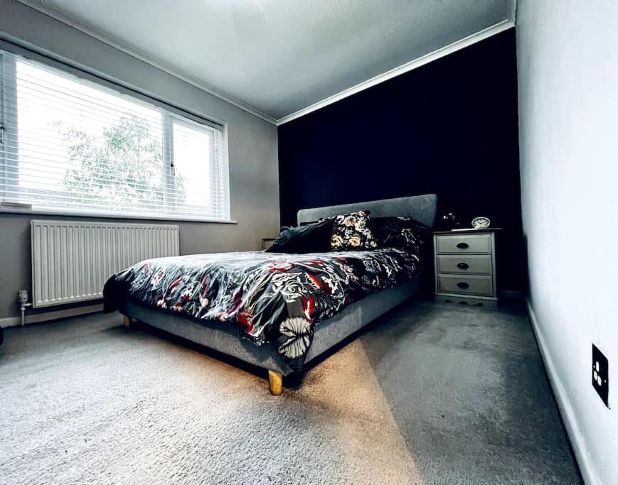 Entire Modern House In Tamworth - 2 Double Beds + Free Parking Villa Luaran gambar